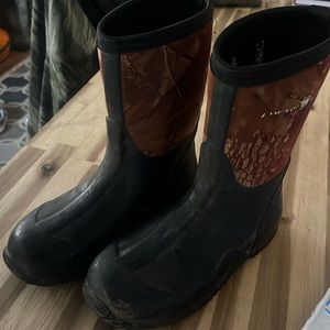 Kids Camo insulated boots